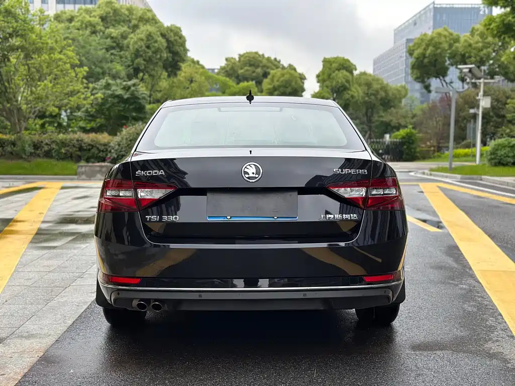 SKODA SUPERB 2019