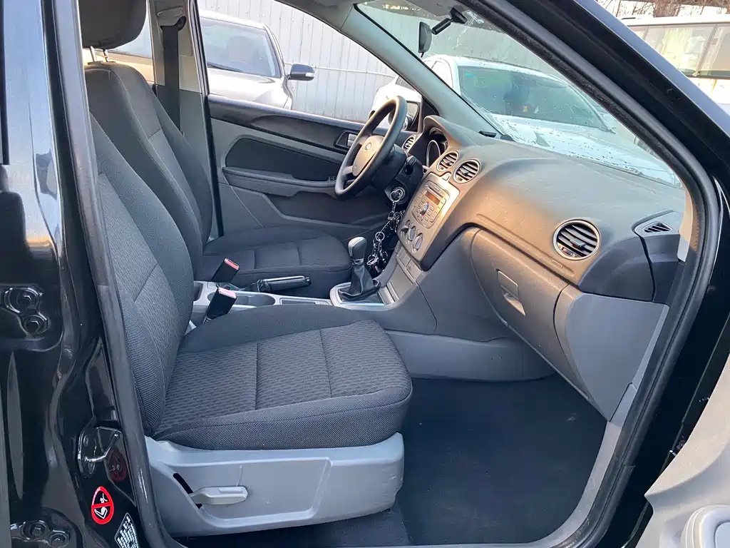 FORD FOCUS 2011