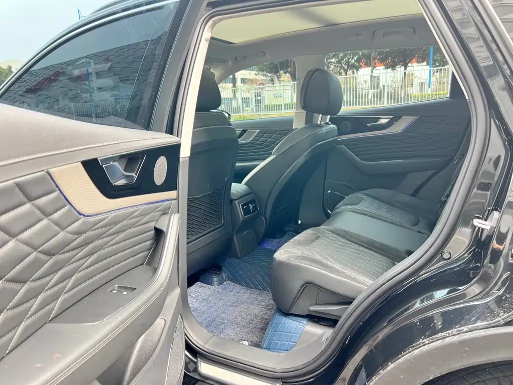 HONGQI HS5 2022