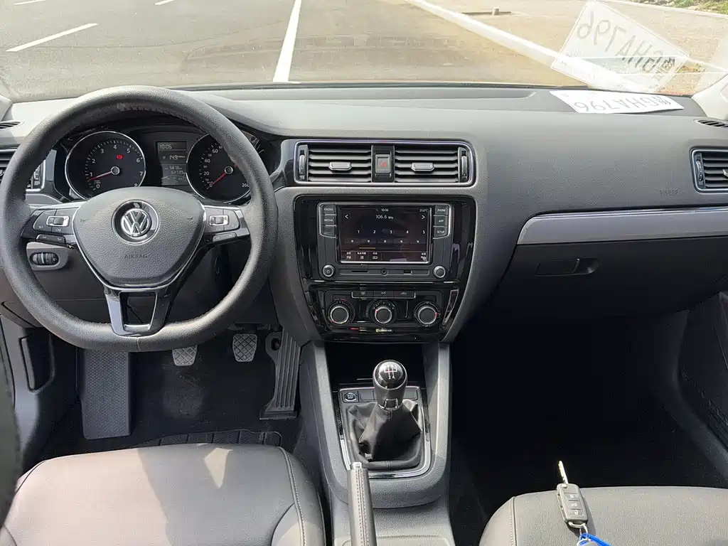 VOLKSWAGEN SAGITAR 2018
