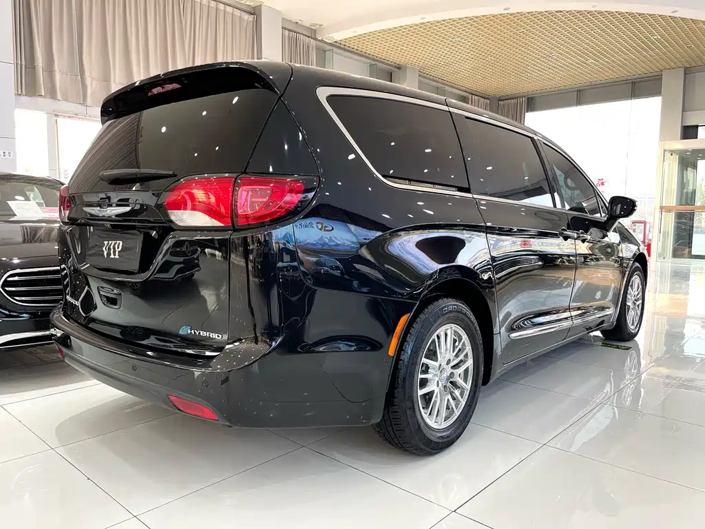 CHRYSLER OTHER 2018