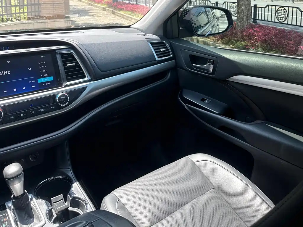 TOYOTA HIGHLANDER 2021
