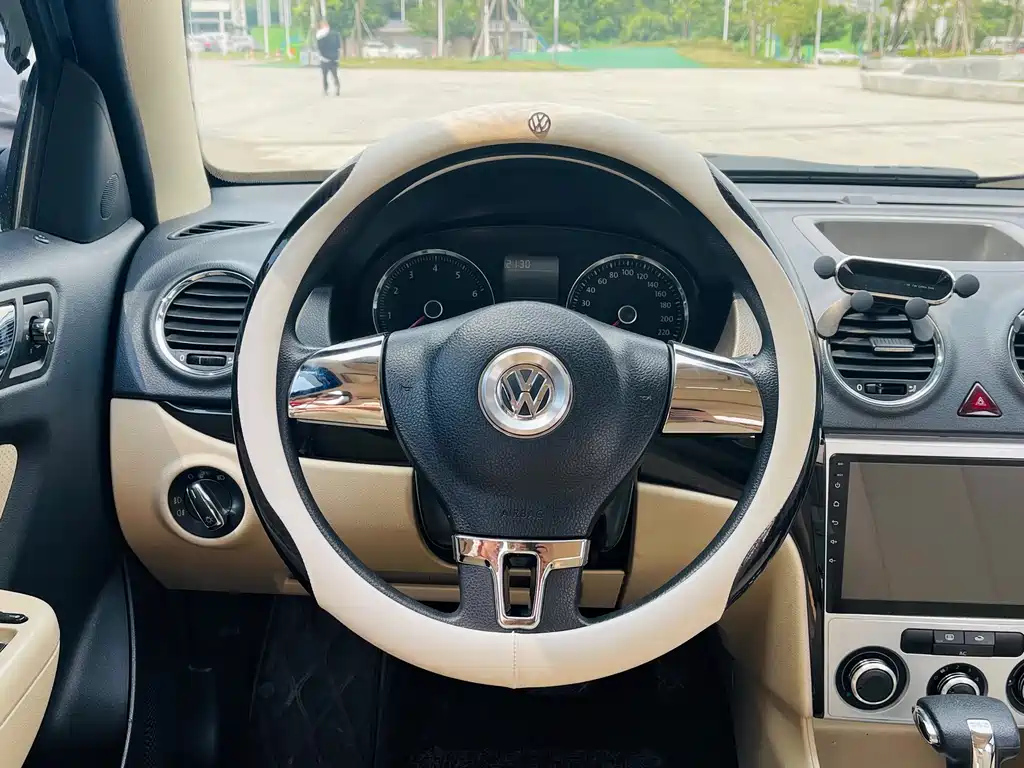 VOLKSWAGEN LAVIDA 2013