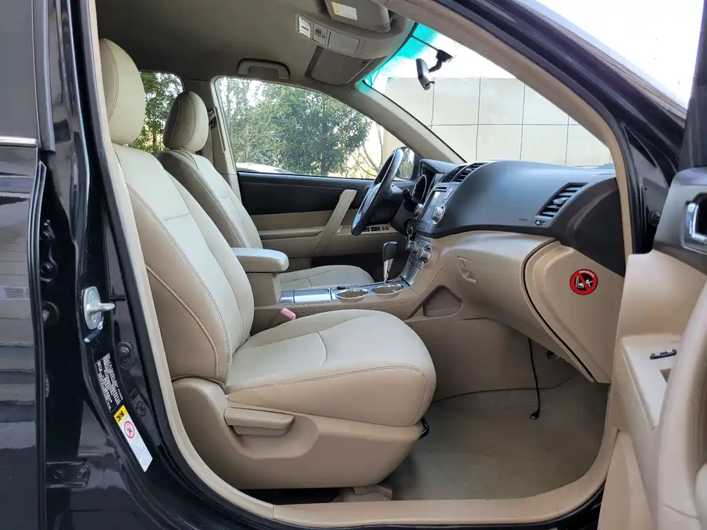 TOYOTA HIGHLANDER 2012