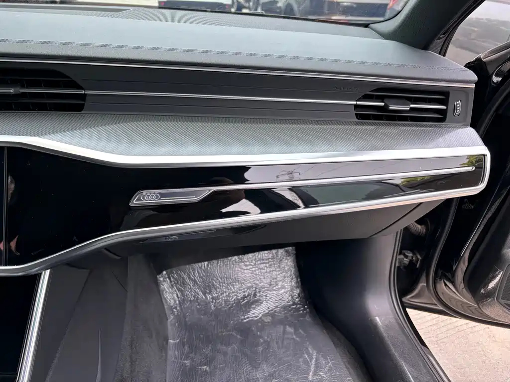 AUDI A6L 2023