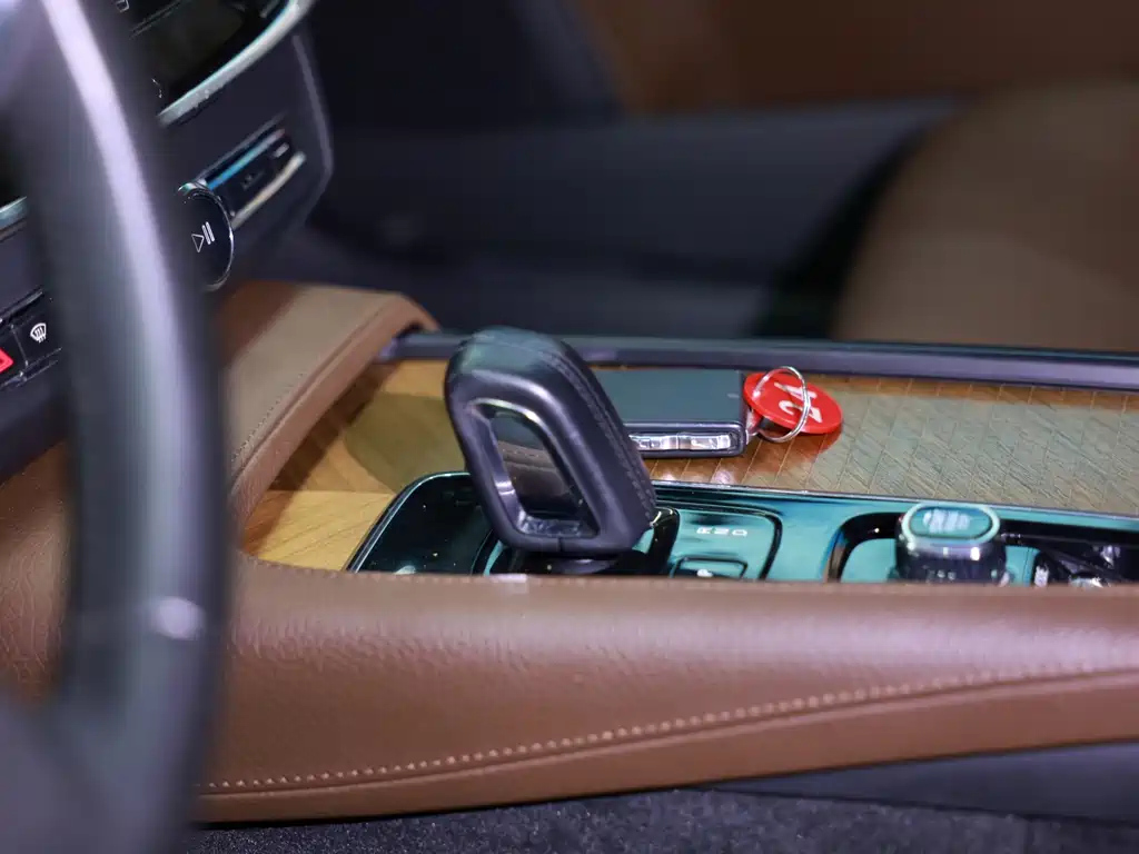 VOLVO S90 2021