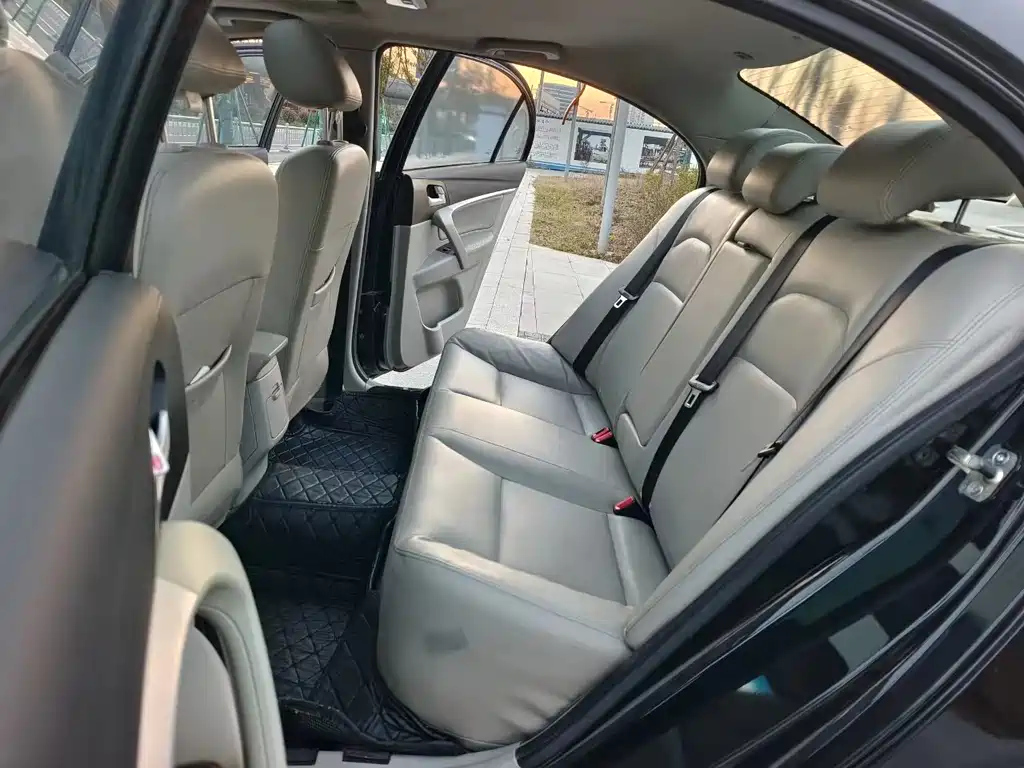 GEELY AUTO EMGRAND 2015