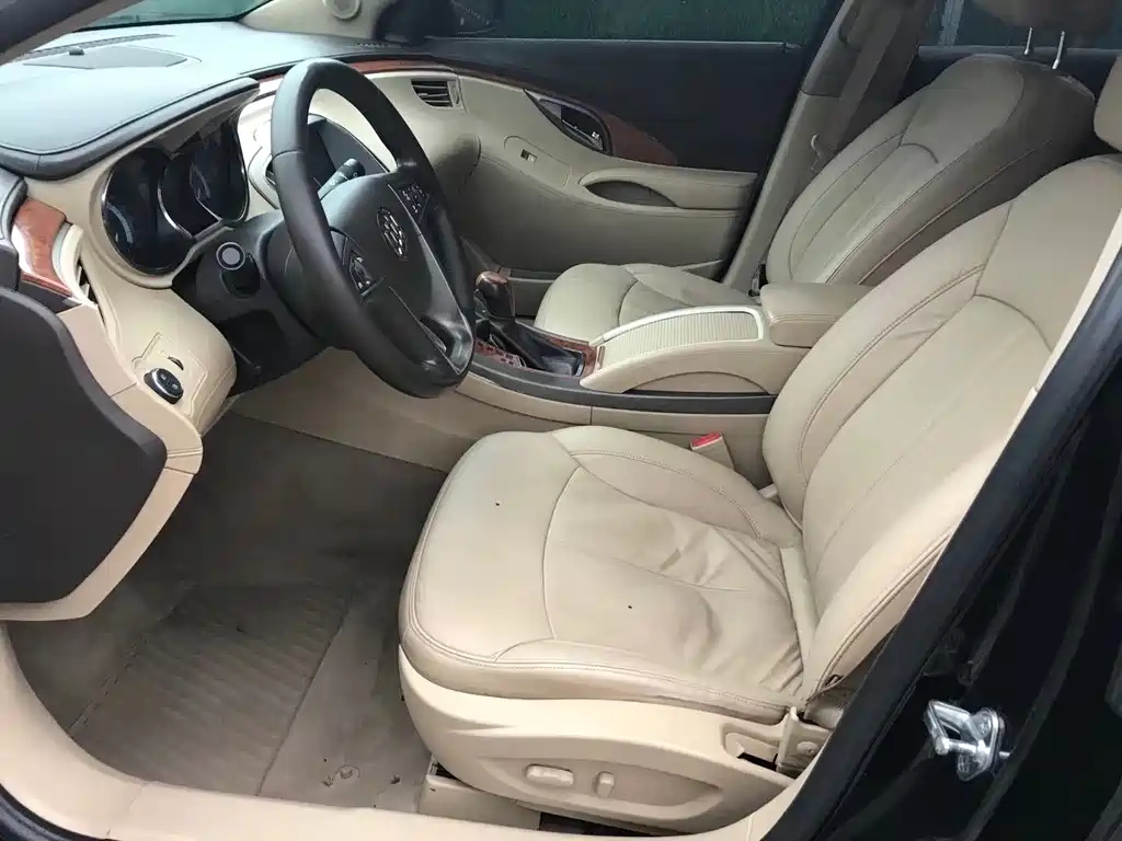 BUICK LACROSSE 2012