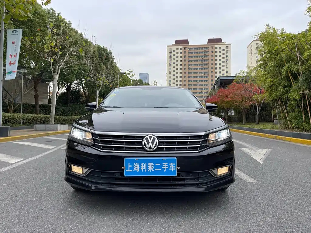 VOLKSWAGEN PASSAT 2018
