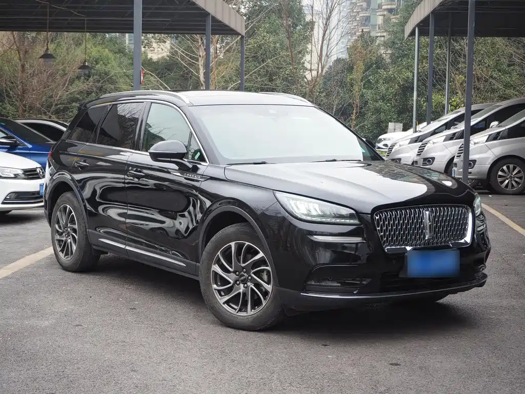 LINCOLN ADVENTURER 2020