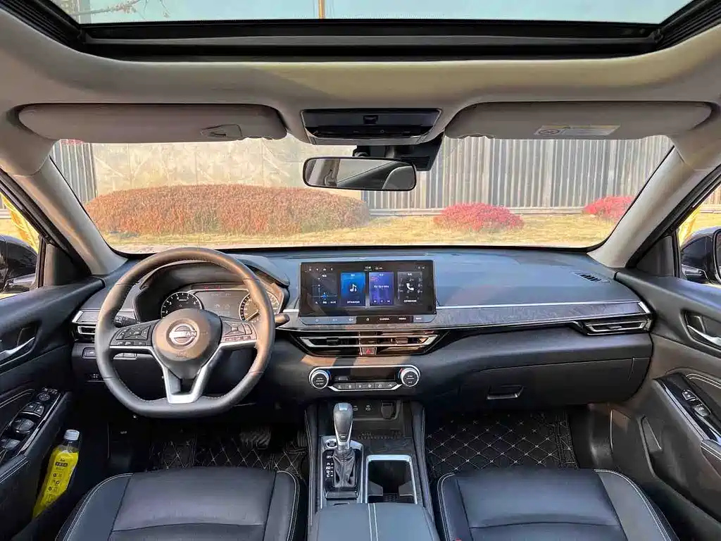 NISSAN TEANA 2023