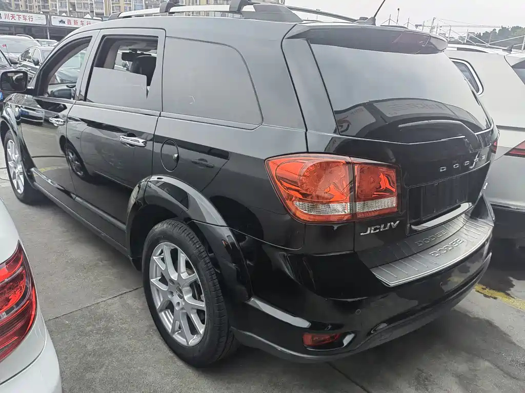 DODGE JCUV 2014