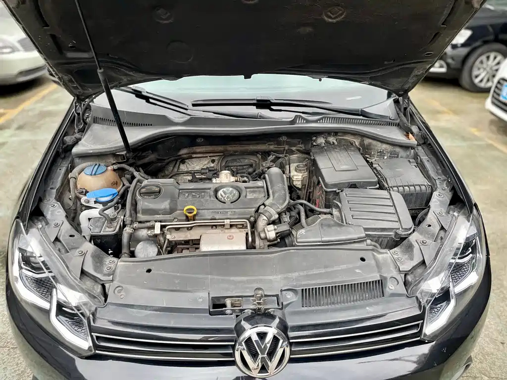 VOLKSWAGEN GOLF 2011