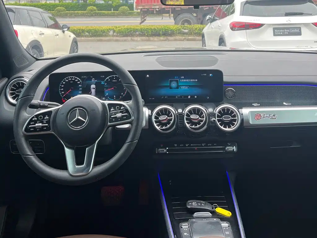 MERCEDES BENZ GLB 2021