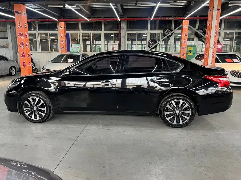NISSAN TEANA 2018
