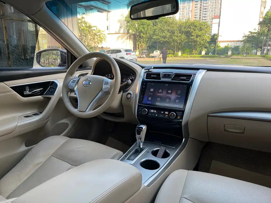 NISSAN TEANA 2019