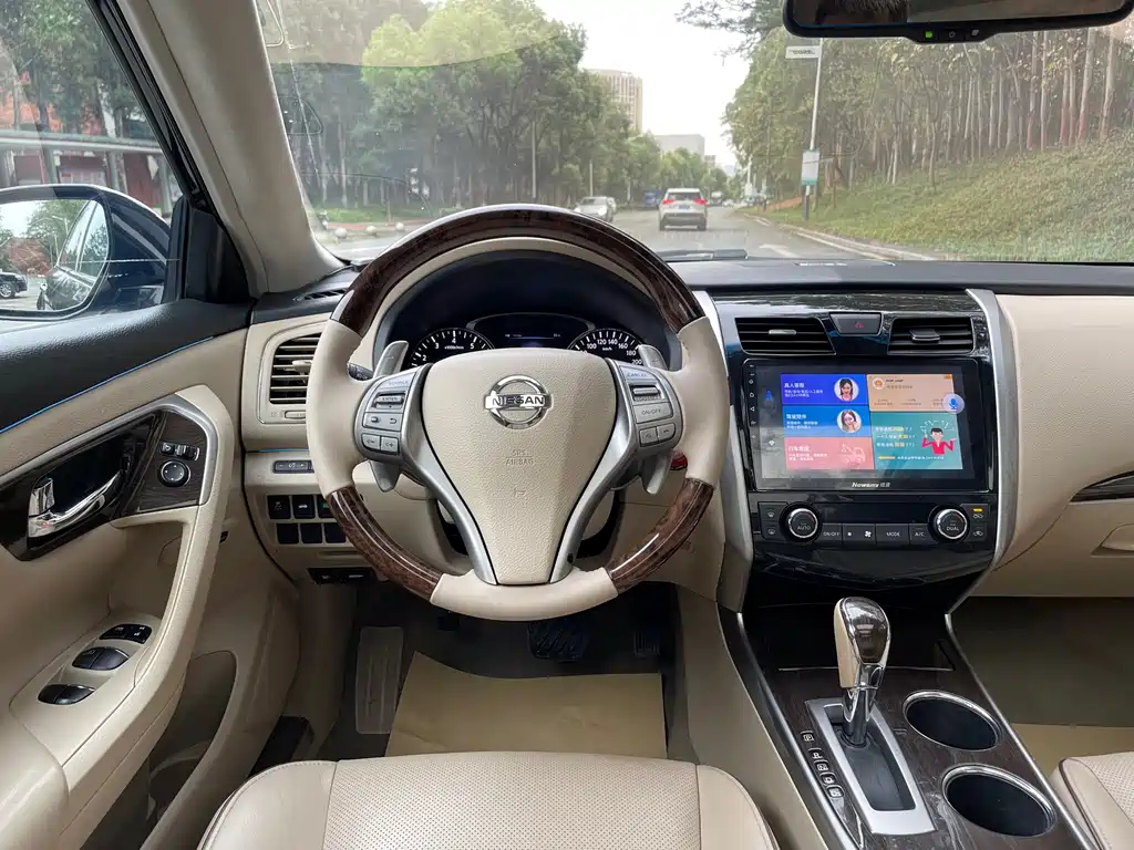 NISSAN TEANA 2015