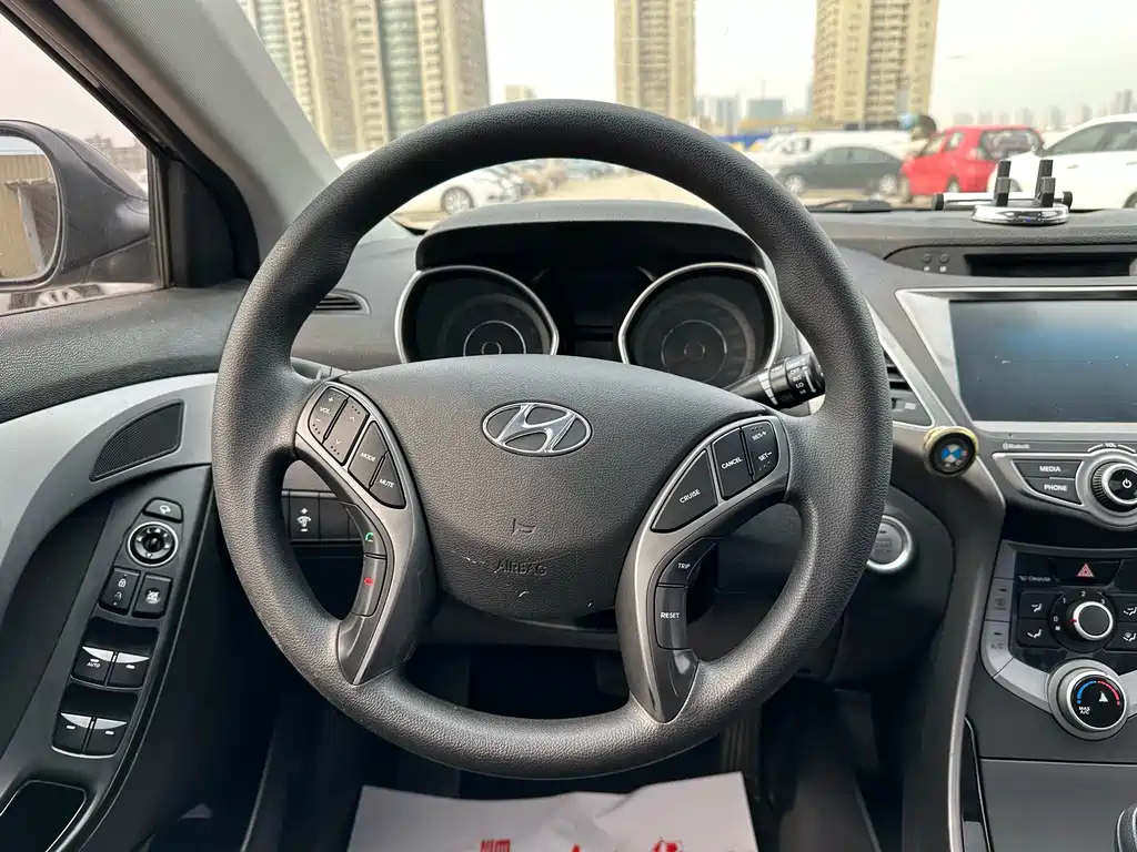 HYUNDAI ELANTRA 2016
