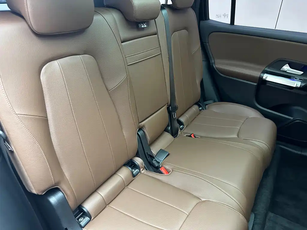 MERCEDES BENZ GLB 2023