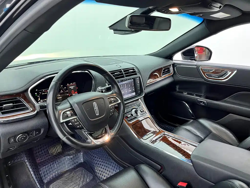 LINCOLN CONTINENTAL 2021