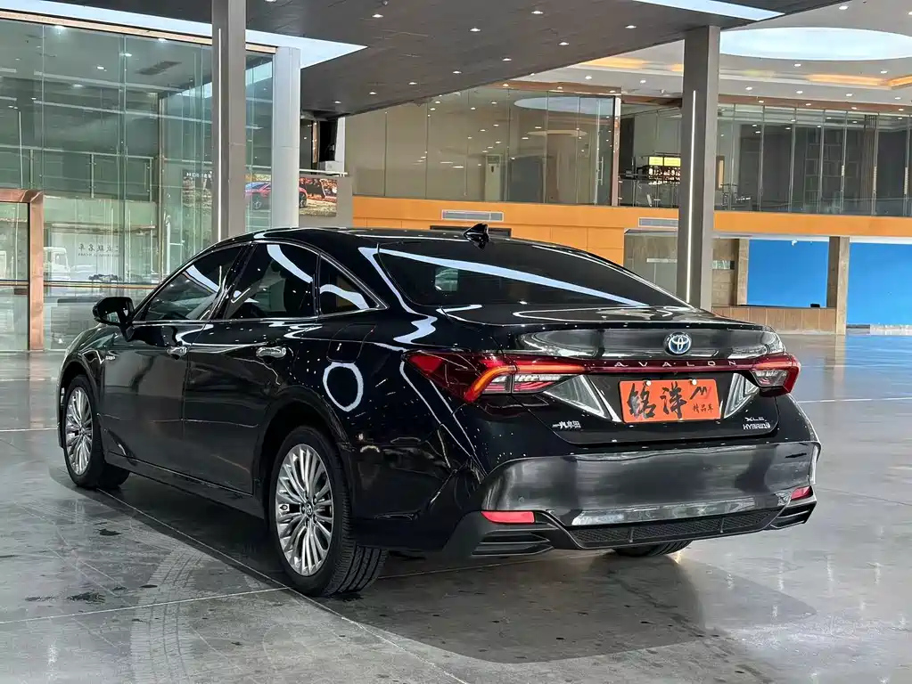TOYOTA AVALON 2020