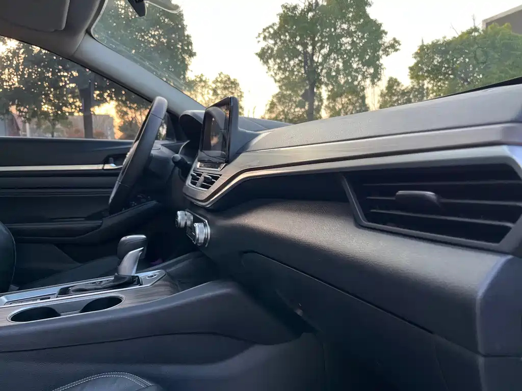 NISSAN TEANA 2021
