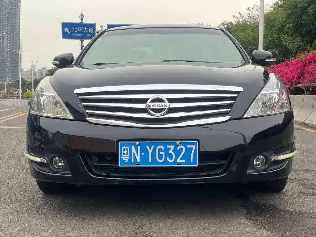 NISSAN TEANA 2010