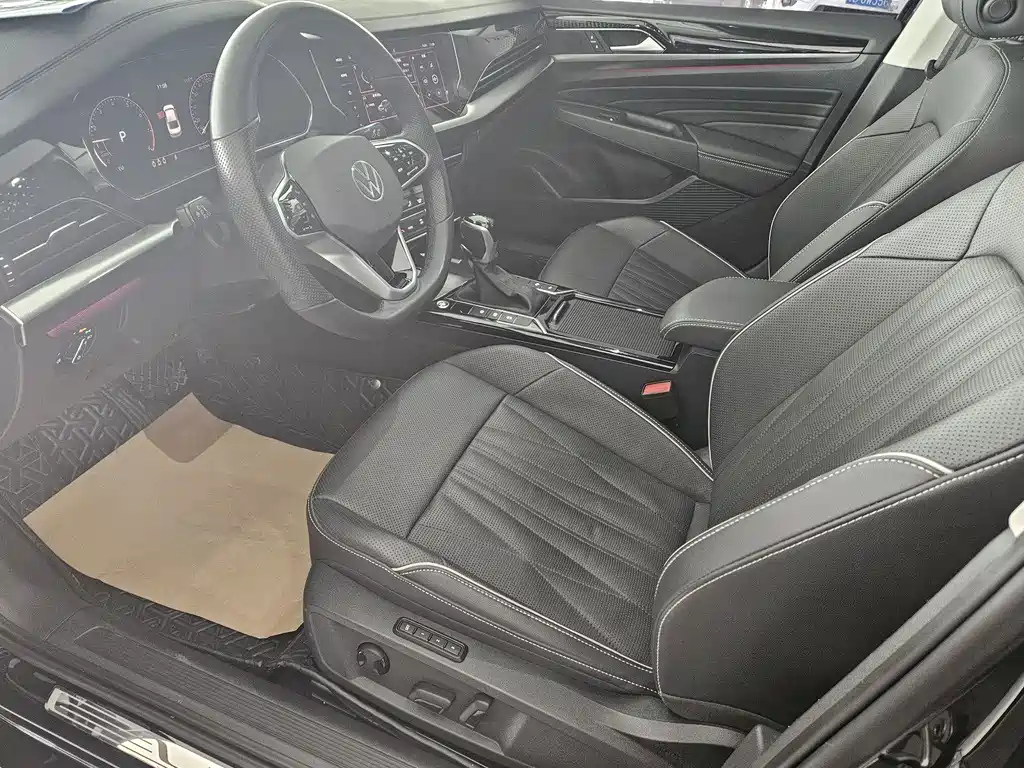VOLKSWAGEN PASSAT 2022