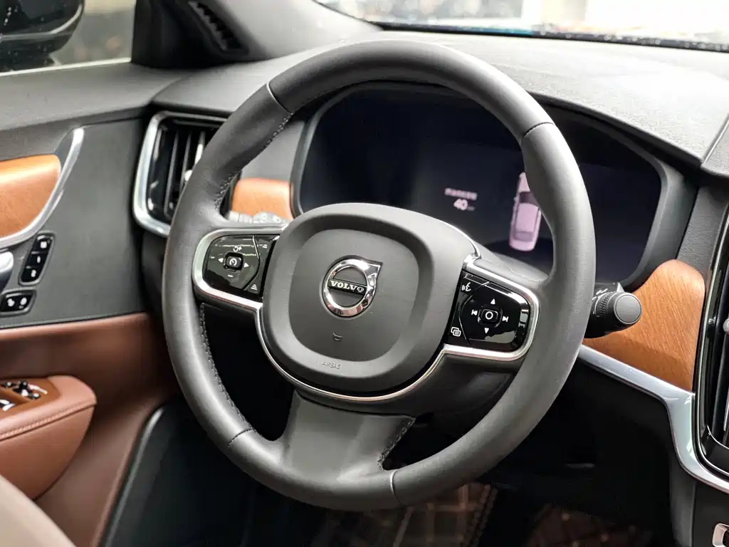 VOLVO S90 2022
