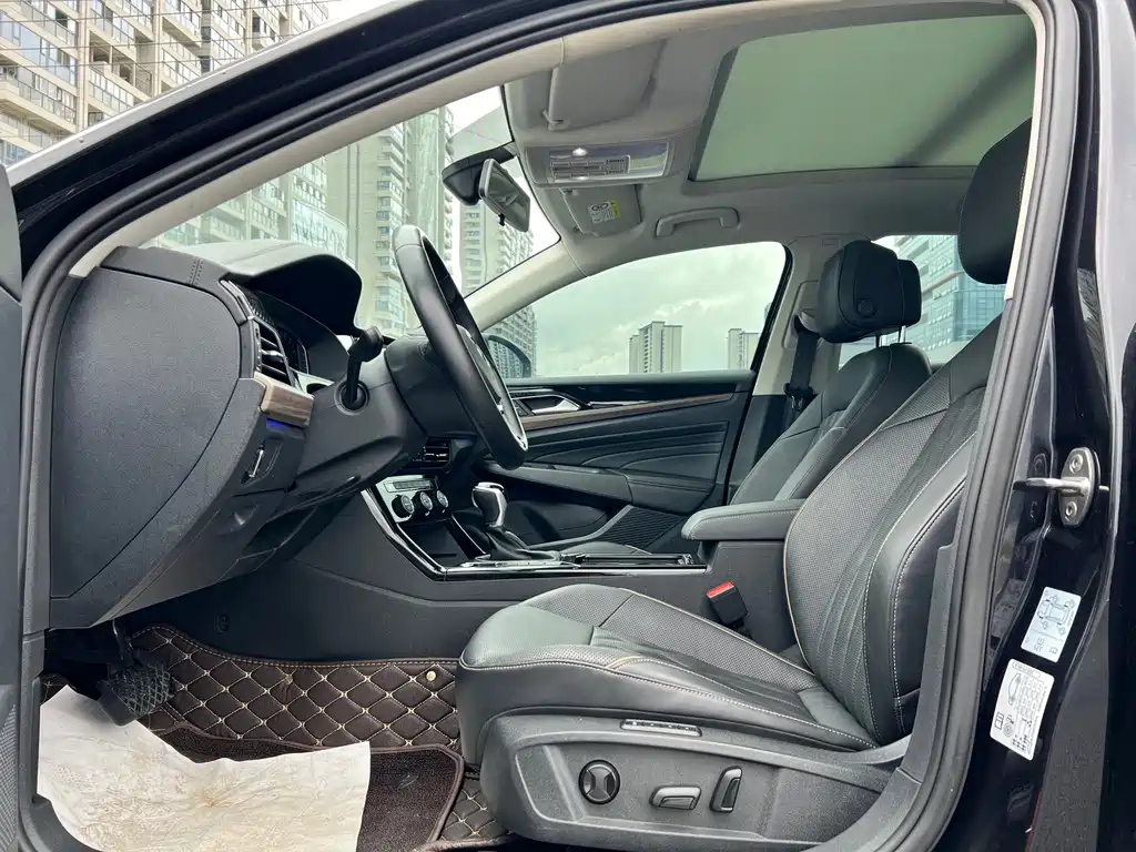 VOLKSWAGEN PASSAT 2020