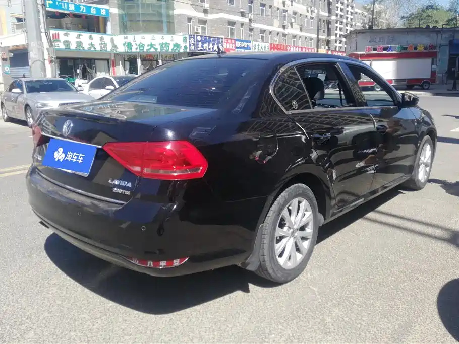 VOLKSWAGEN LAVIDA 2017