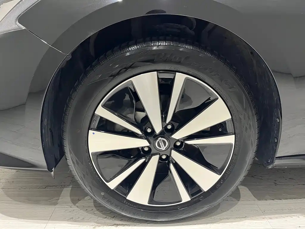 NISSAN TEANA 2022