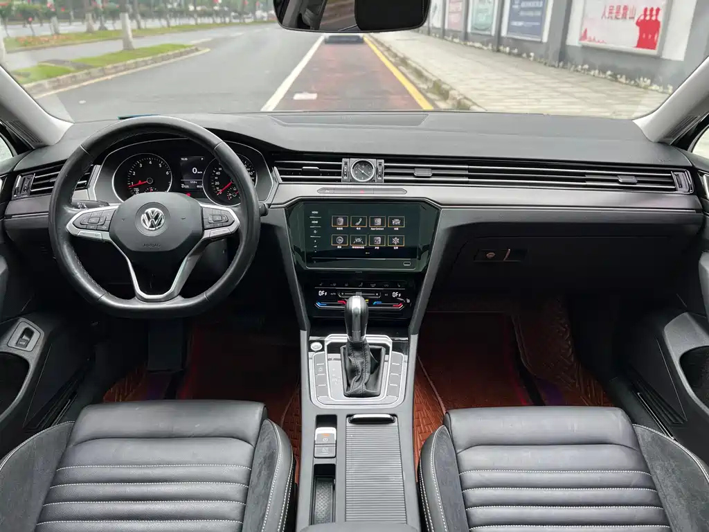 VOLKSWAGEN MAGOTAN 2020