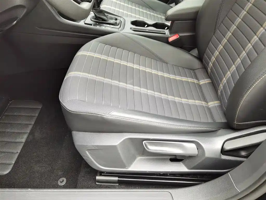 VOLKSWAGEN LAVIDA 2020