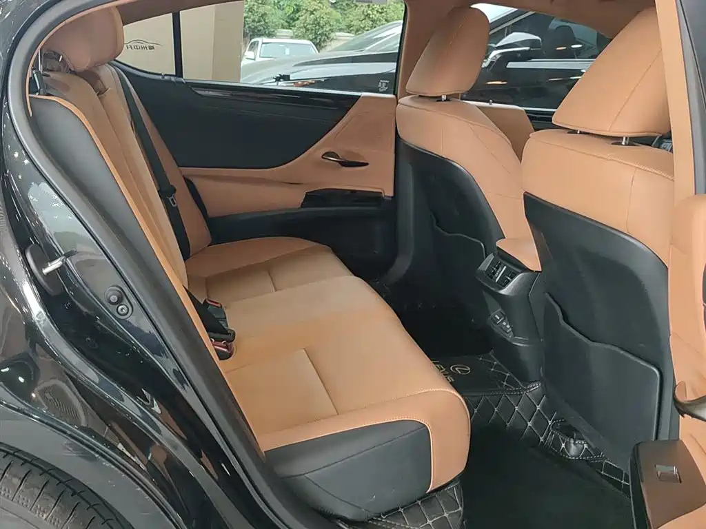 LEXUS ES 2022