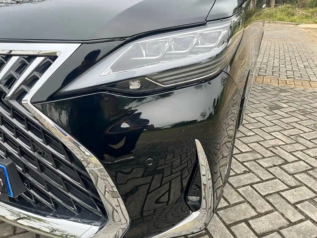 TOYOTA ALPHARD 2018