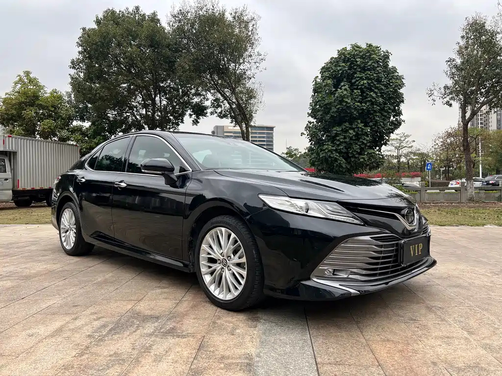 TOYOTA CAMRY 2019