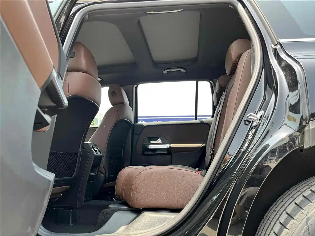MERCEDES BENZ GLB 2024