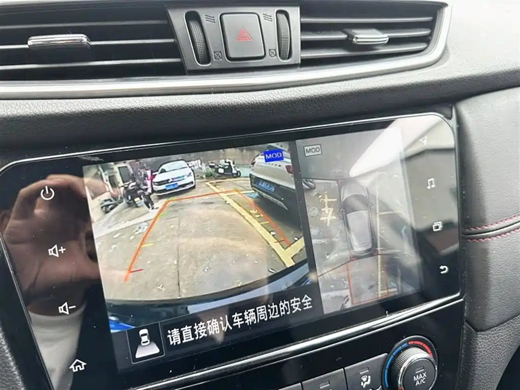 NISSAN QASHQAI 2019