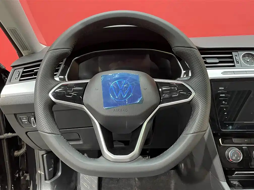 VOLKSWAGEN MAGOTAN 2024