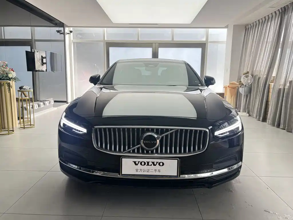 VOLVO S90 2024