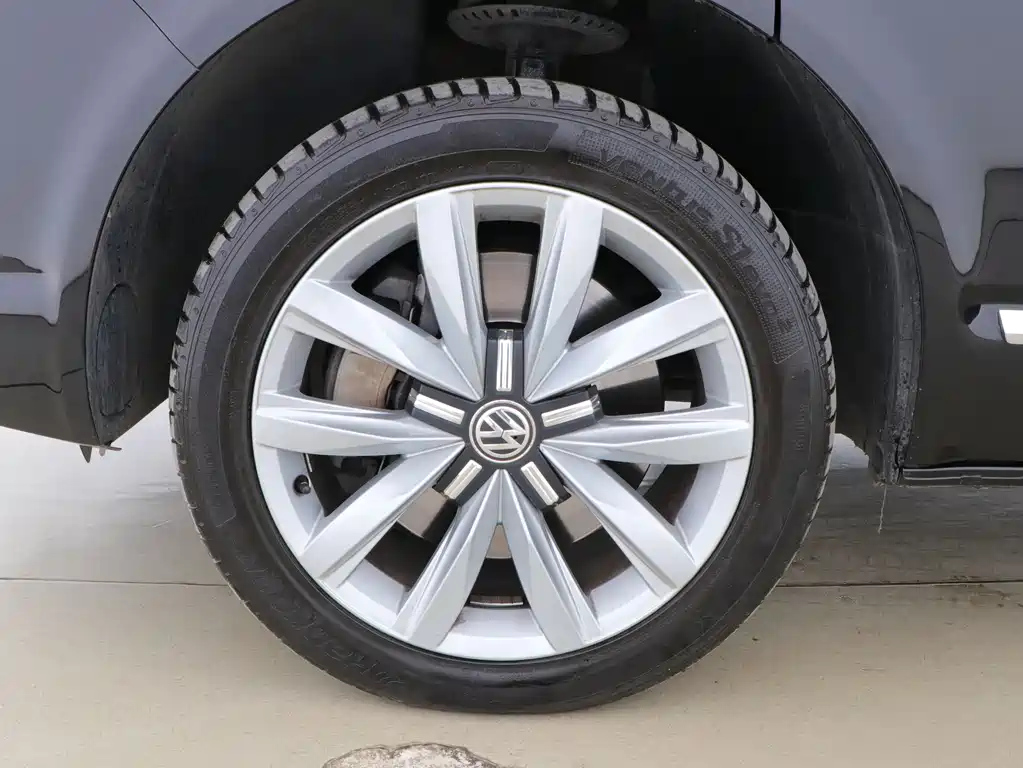 VOLKSWAGEN MULTIVAN 2019