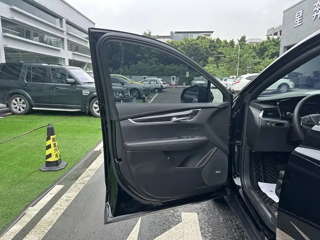 CADILLAC XT5 2021