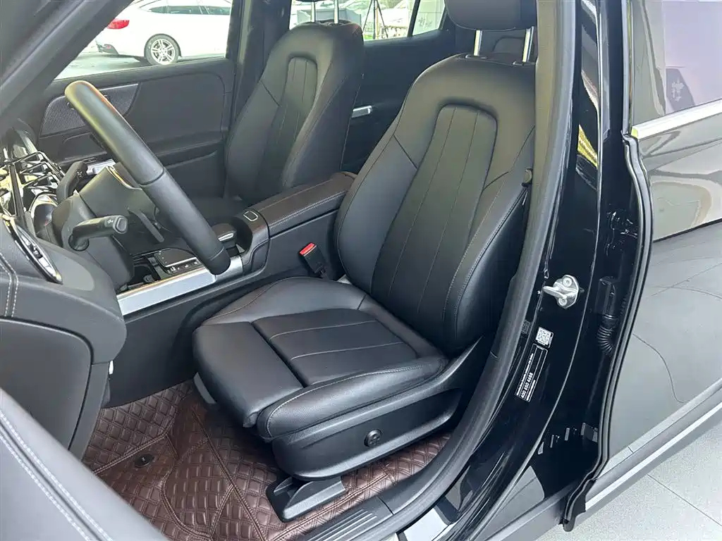 MERCEDES BENZ EQB 2023