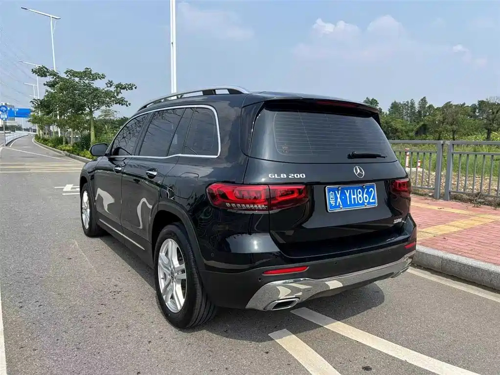 MERCEDES BENZ GLB 2021