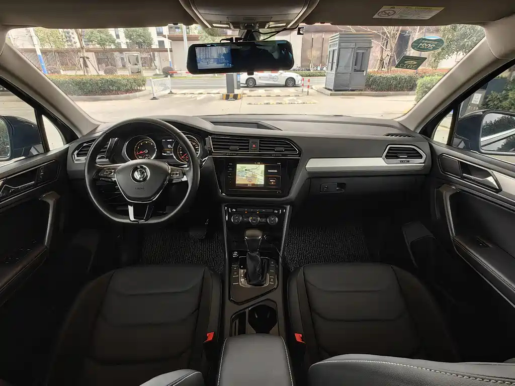 VOLKSWAGEN TIGUAN L 2020