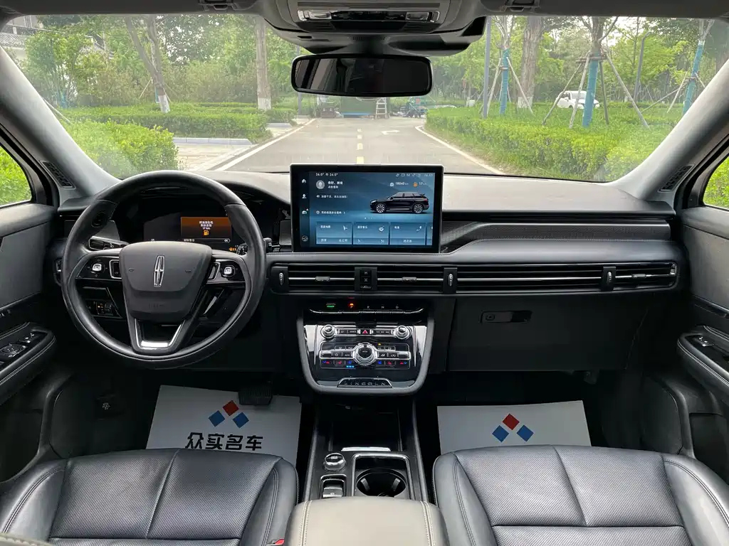 LINCOLN ADVENTURER 2022