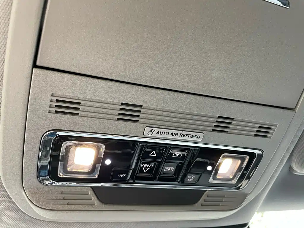 LINCOLN ADVENTURER 2022