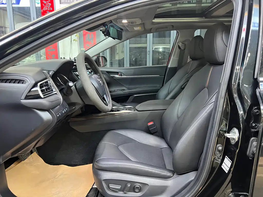 TOYOTA CAMRY 2020