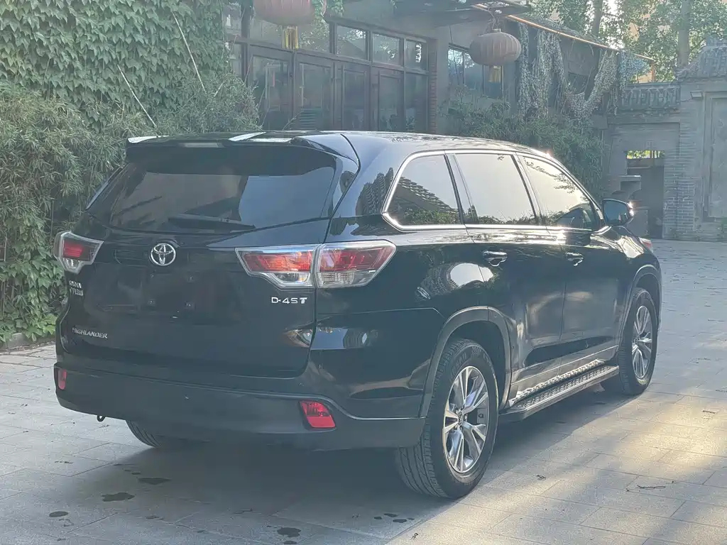 TOYOTA HIGHLANDER 2016